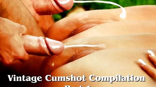 மறைக்கப்பட்ட கேமராவில் நிர்வாணமாக கழுவும் போது டோனட் அறியாமல் காட்டிக்கொள்கிறார்