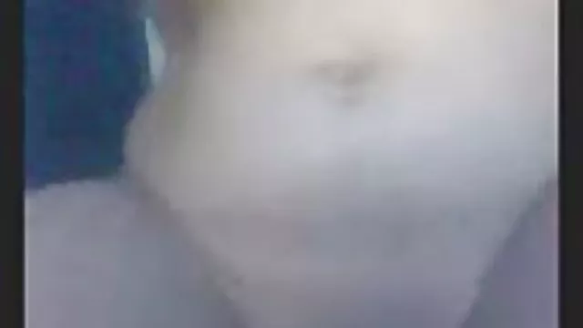 கன்னி ஒரு டிஸ்கோ முன் ஒரு பஸ்ஸில் சுயஇன்பம் டிக்
