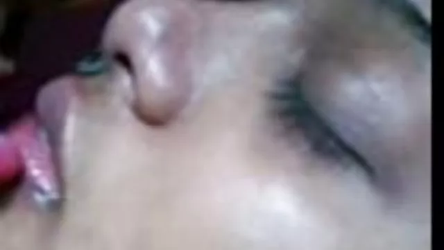 பச்சைக் கண்களில் கம்ஷாட்
