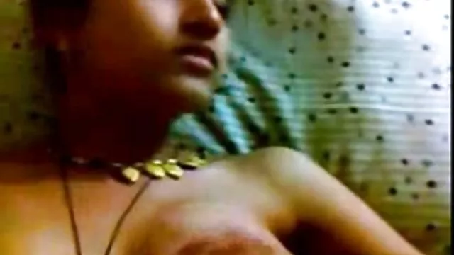 அது ஒரு உறுப்பினர் மீது அமர்ந்திருக்கும்