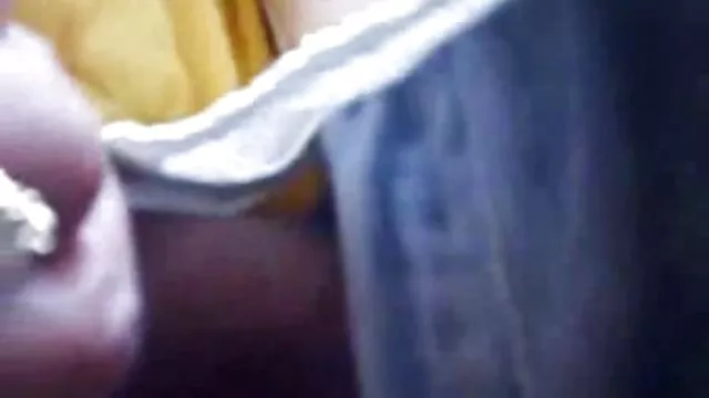 வெவ்வேறு பெண்கள் ஆசனவாய் நக்க