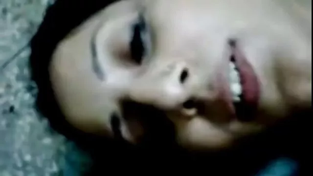 18 வயது ரஷ்ய பெண்ணுடன் கரடுமுரடான குத