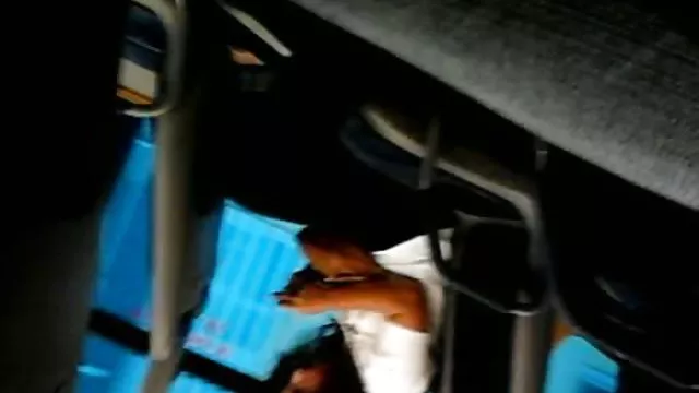இயற்கையில் காட்டில் நிர்வாண லெஸ்பியன்