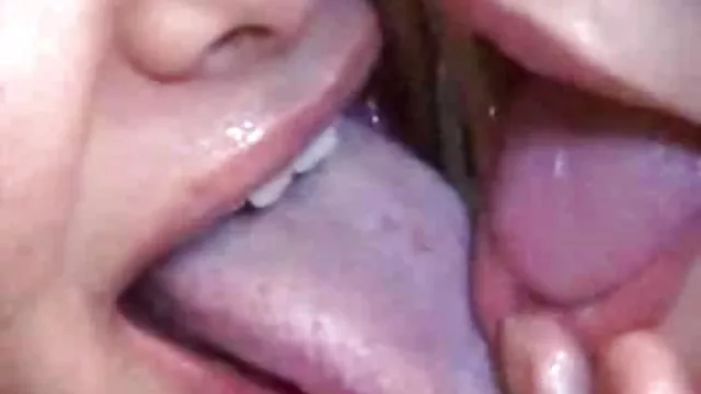 ஜினா ஜெர்சனுடன் அனல்