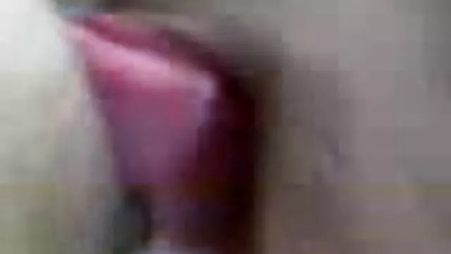 கோபமடைந்த மாமா கழுதையில் ஒரு ரஷ்ய மாணவனைப் பிடித்தார்