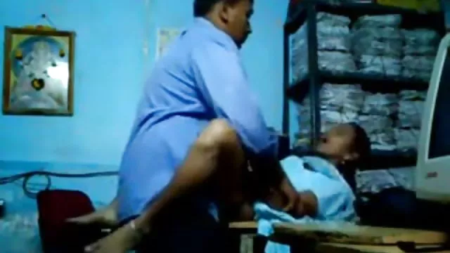 அவரது முதுகில் கேமரா காதலி கம்ஷாட் கம்ஷாட் மீது செக்ஸ்