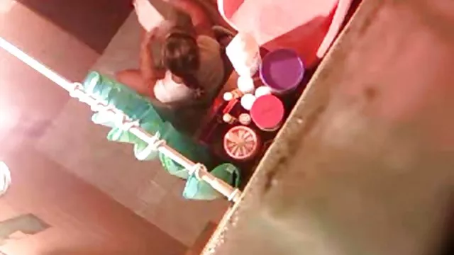 லெஸ்பியன் புண்டை உடற்தகுதிக்கு சுயஇன்பம் செய்தார்