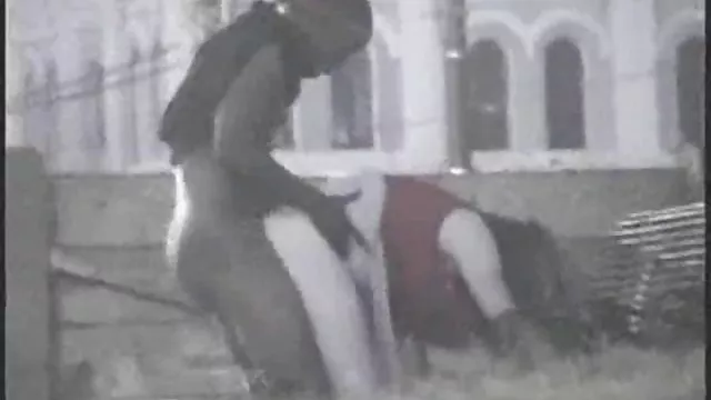 குளியல் பளபளப்பான பொன்னிற விரல் ஷாக்