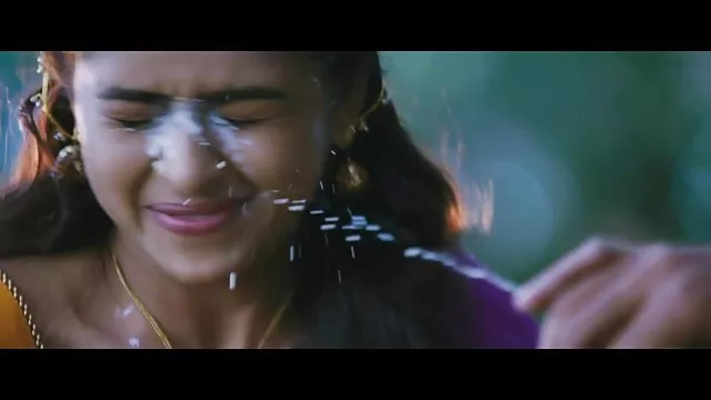 பெரிய காக்ஸ் கொண்ட தோழர்களே கழுதை வோர்ஸை நீட்டினர்