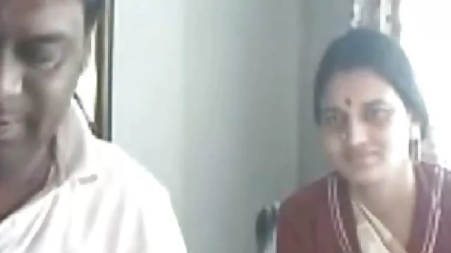 விசித்திரமான தாய் ஒரு பிபிவி மற்றும் கழுதை மீது முடித்தார்